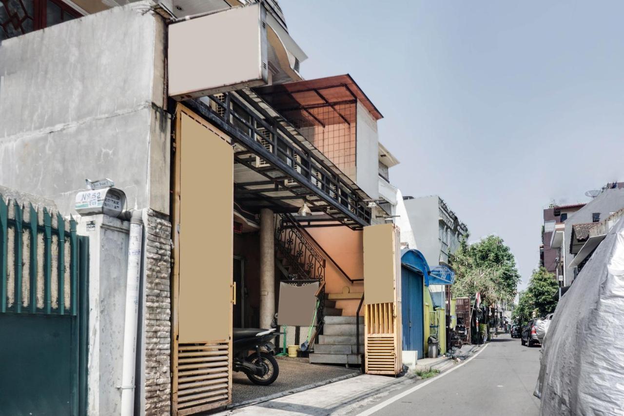 Oyo 91754 Wisma Tiqita Syariah Dżakarta Zewnętrze zdjęcie